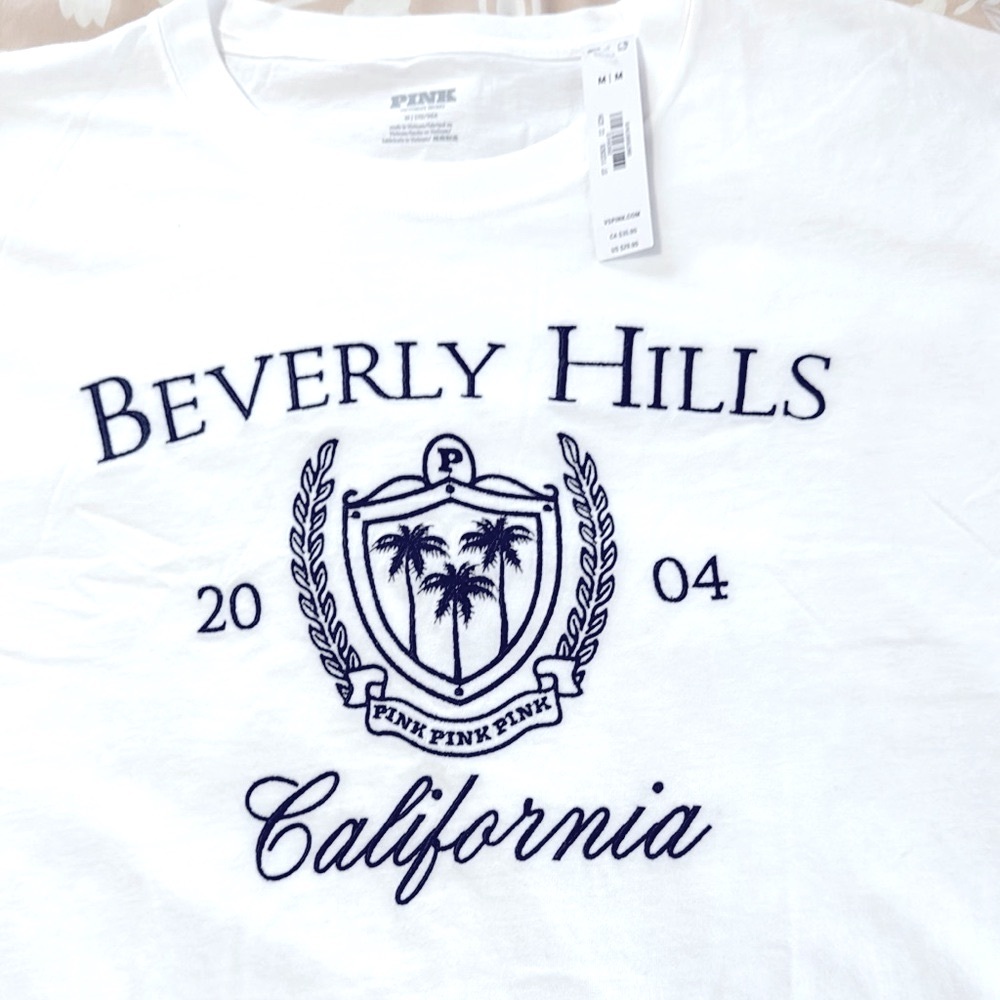 PINK V S Short Sleeve Oversized
Campus T-Shirt “ Beverly Hills 2004 California “ - Picture 4 of 4